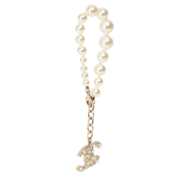 Rare Chanel Gold CC Pearl Pendant Pearl Bracelet w/ Box & Jewelry Pouch/Dustbag! - Picture 11 of 16